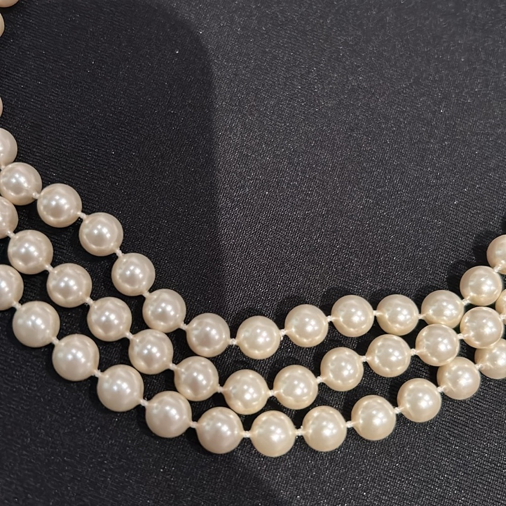 Necklace - Picture 2 of 3